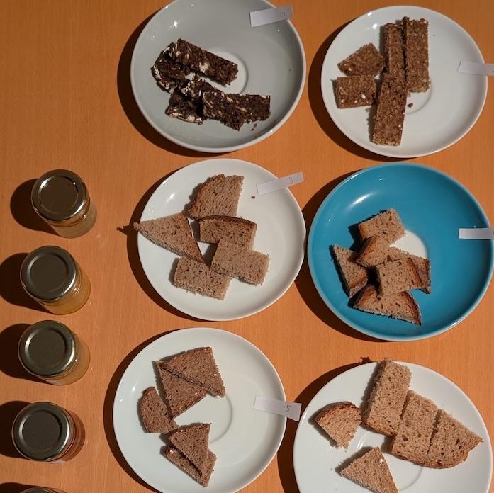 Honig und Brot-Tasting